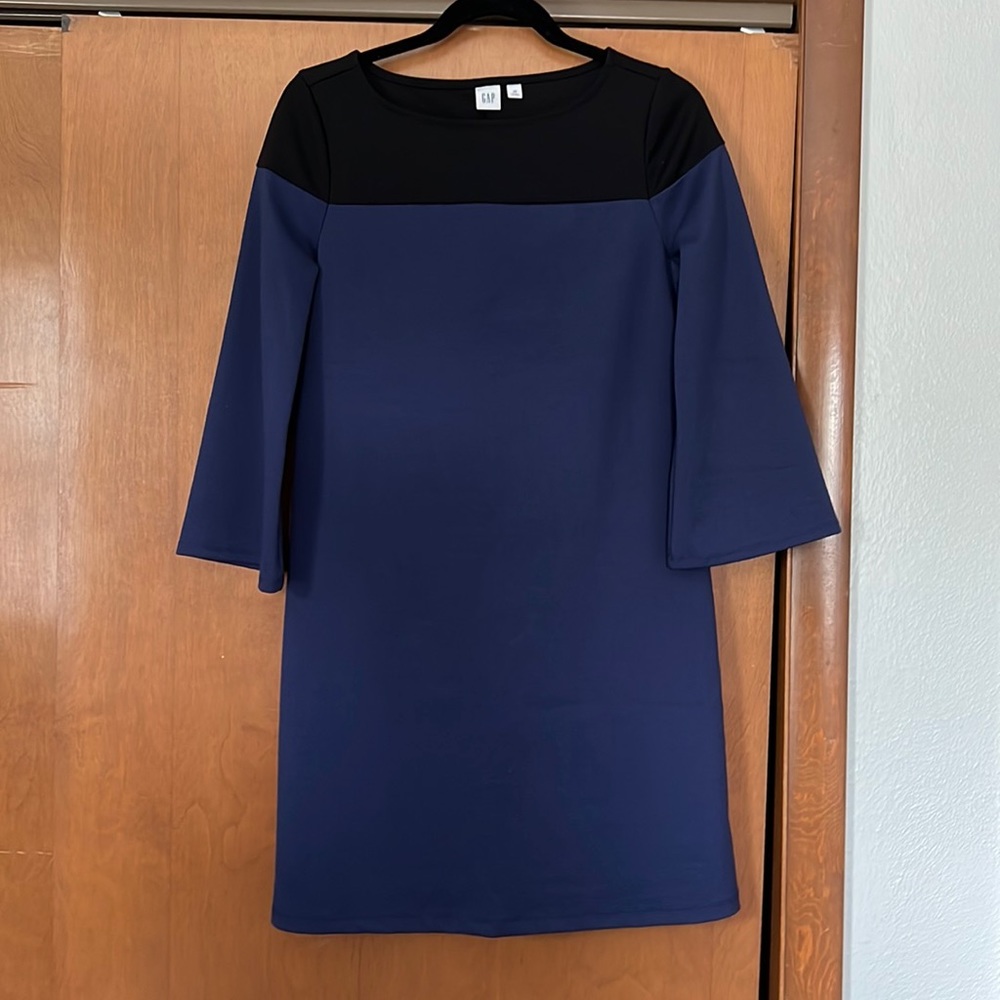 Colorblock Bell Sleeve Gap Dress